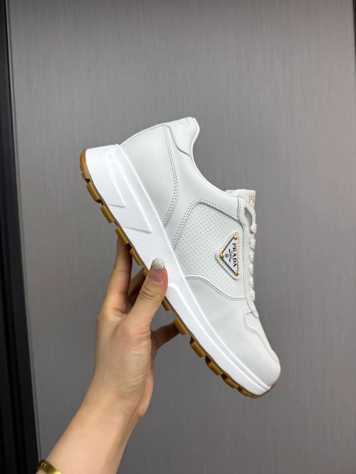 Men's shoes 💰580💰 [PRADA] Men's shoes are popular in the counter, official website is synchronized, 1 high-quality shipment ✔️Original cowhide punching + cowhide lining, 1🆚1 replica, original sole, 38-45 (45 customized, non-refundable)